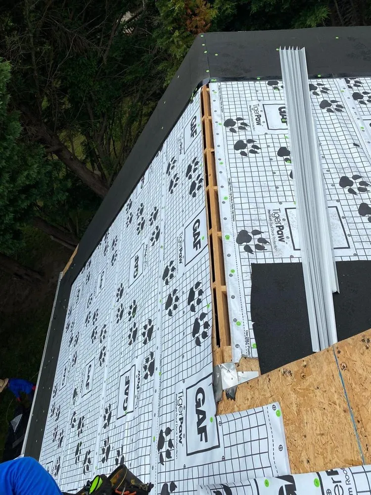 Slide of Jaguilar Construction