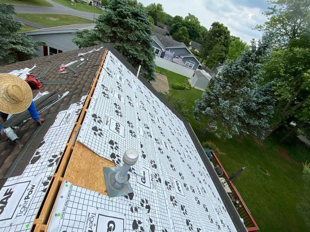 Slide of Jaguilar Construction