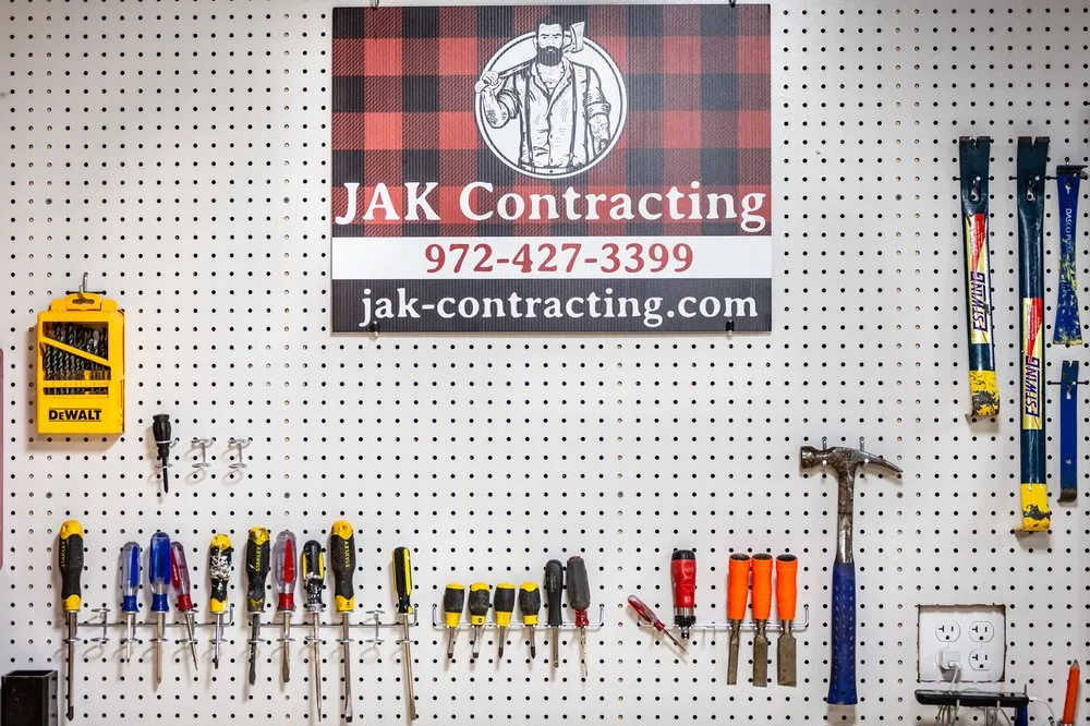 Slide of Jak Contracting
