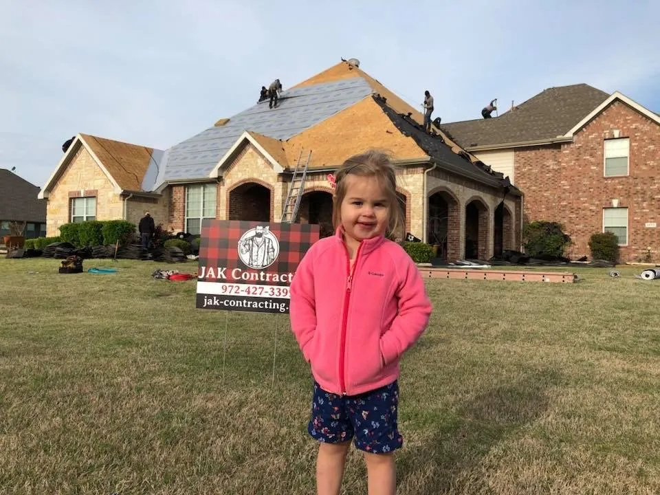 Slide of Jak Contracting