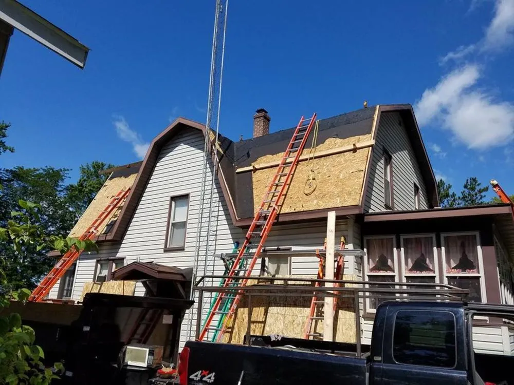 Slide of Javier's Quality Roofing & Siding