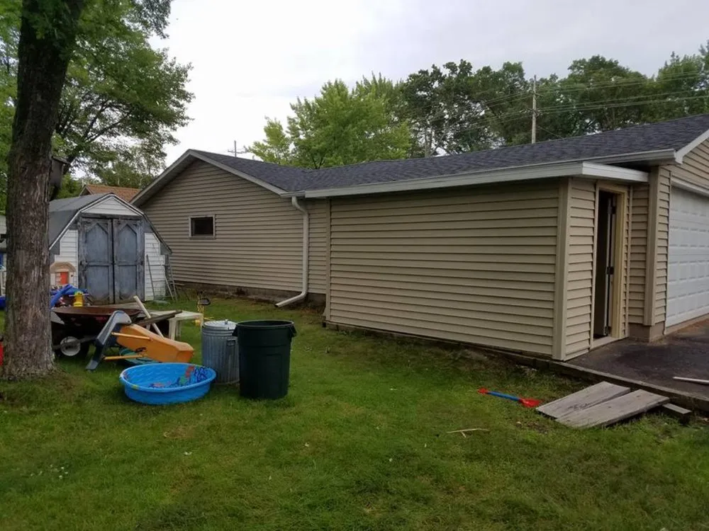 Slide of Javier's Quality Roofing & Siding