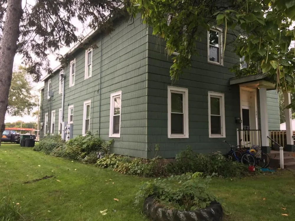 Slide of Javier's Quality Roofing & Siding