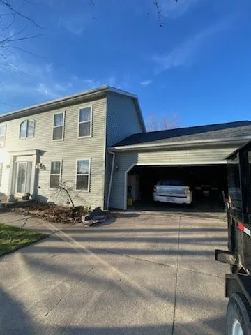 Slide of Javy Construction