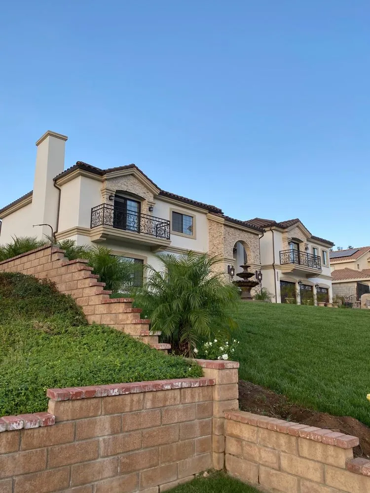 Slide of Jayrods Seamless Gutters