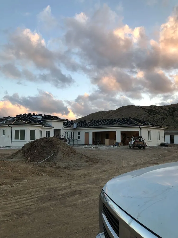 Slide of Jayrods Seamless Gutters