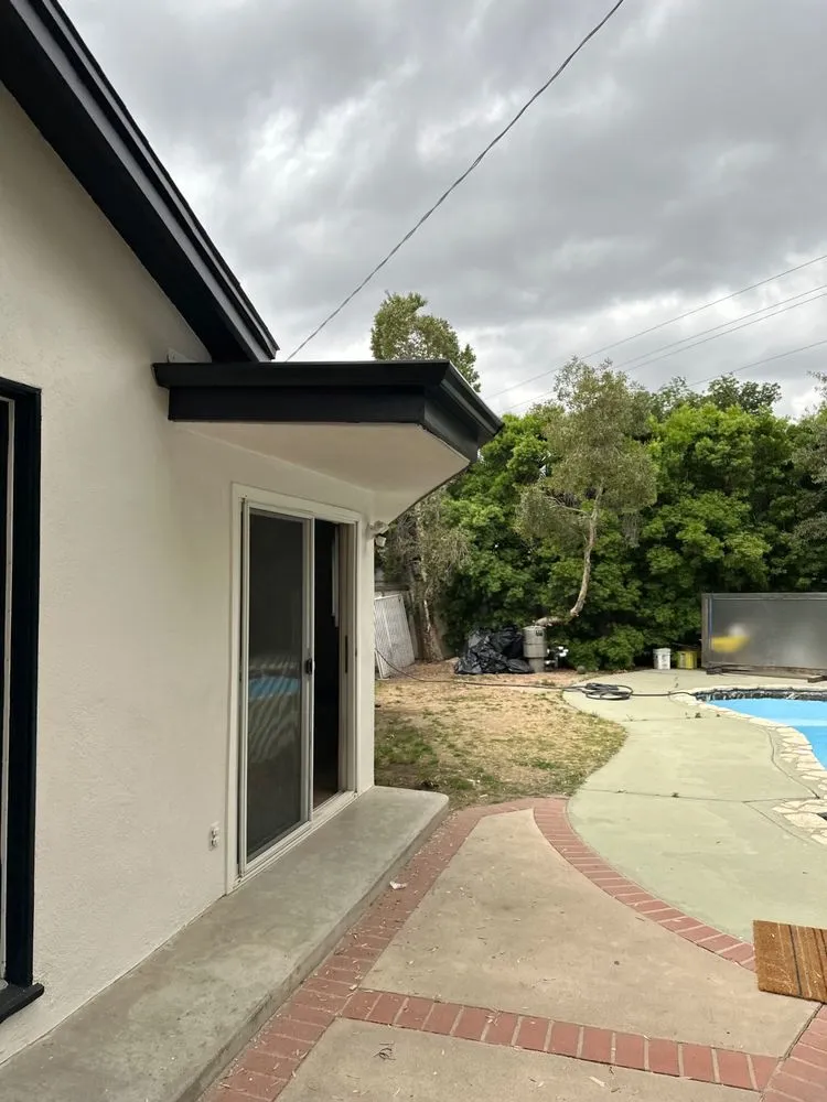 Slide of Jayrods Seamless Gutters