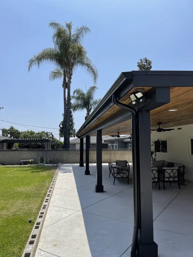 Slide of Jayrods Seamless Gutters