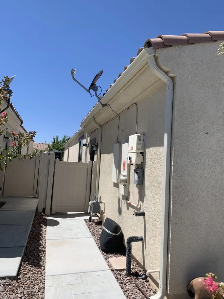 Slide of Jayrods Seamless Gutters