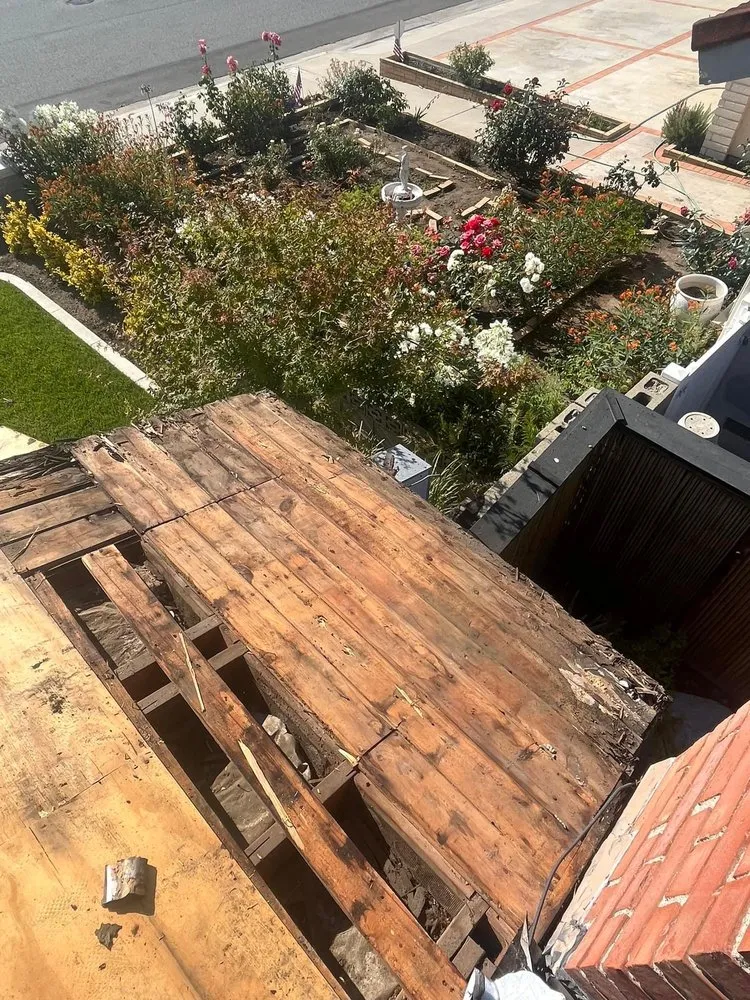 Slide of Jay’s Roofing & Construction 