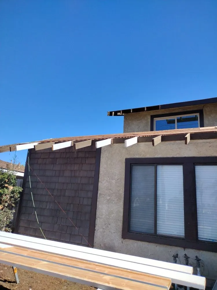 Slide of J&C López Roofing