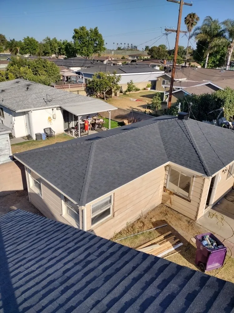 Slide of J&C López Roofing