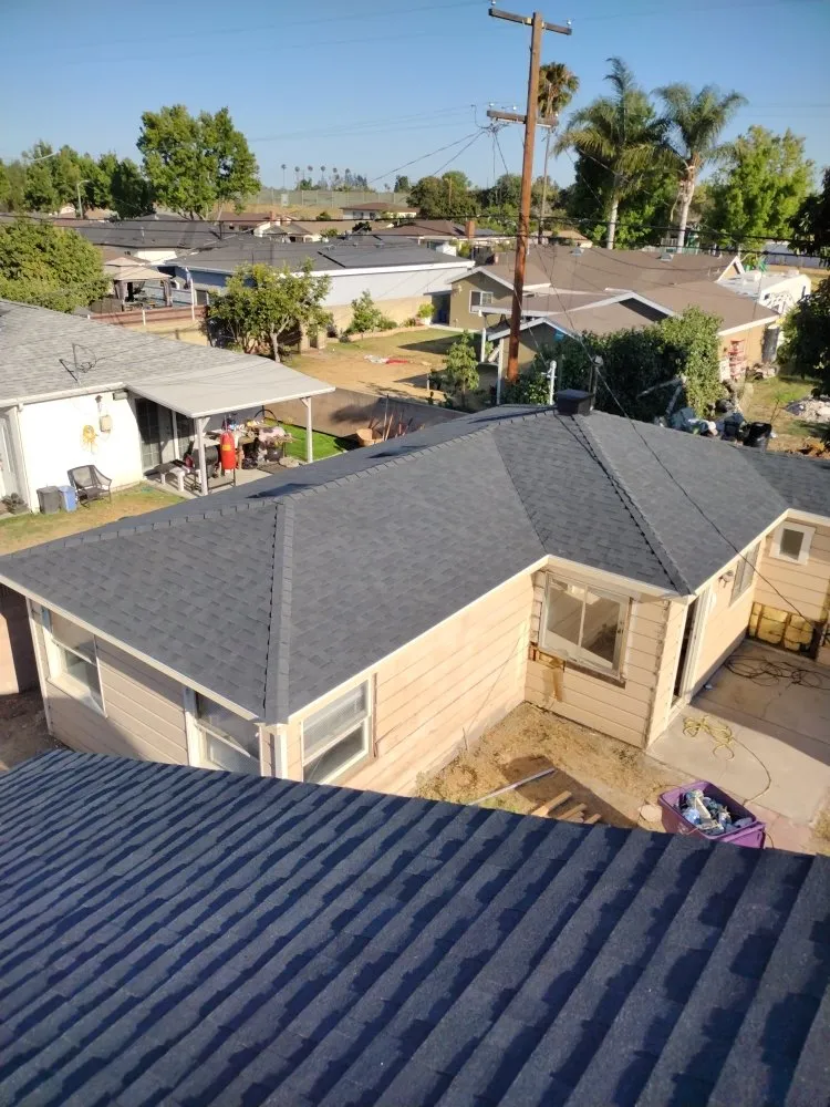 Slide of J&C López Roofing