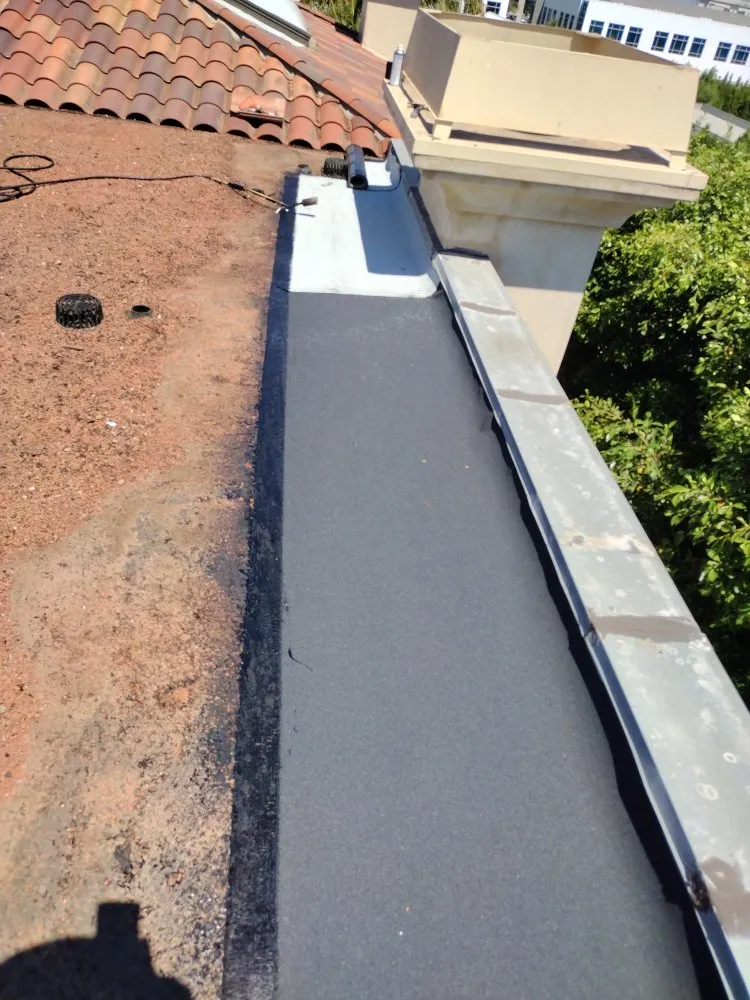 Slide of J&C López Roofing