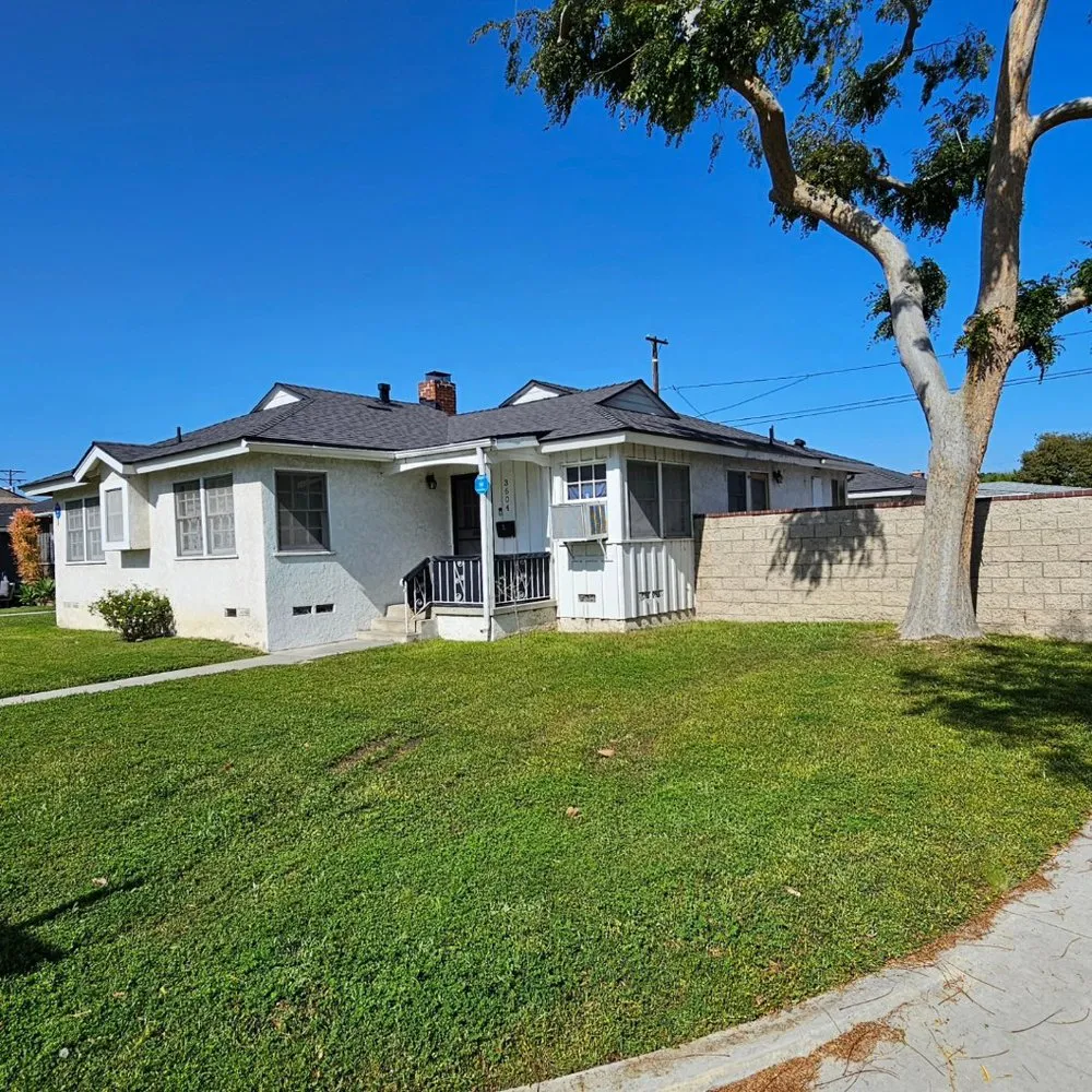 Slide of Jcc Roofing