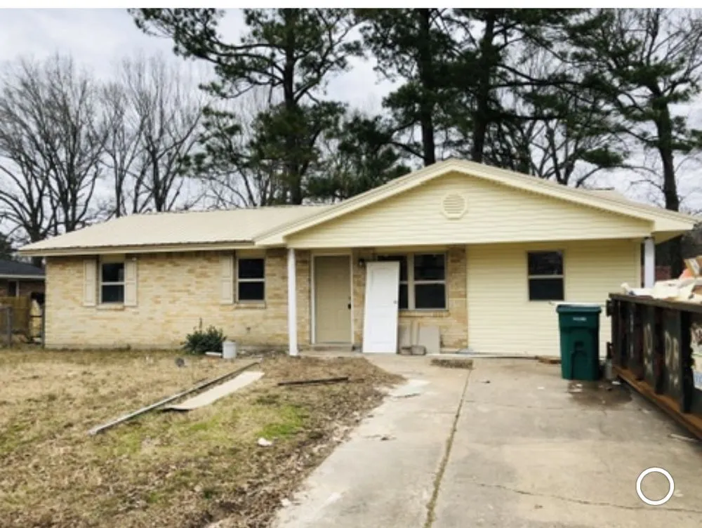 Slide of JD Custom Vinyl Siding & Seamless Gutter