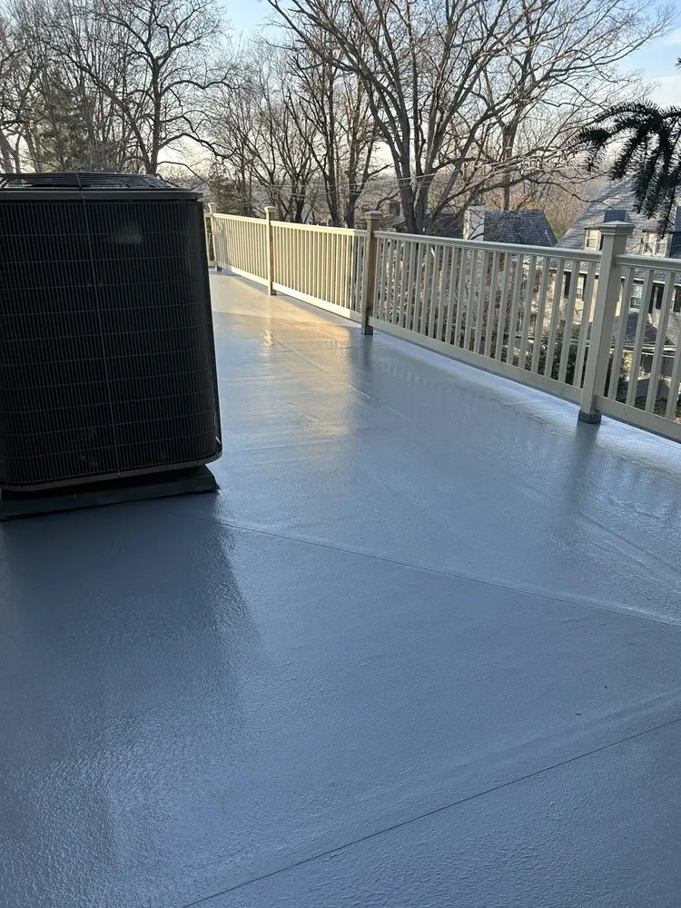 Slide of JE Custom Contractors