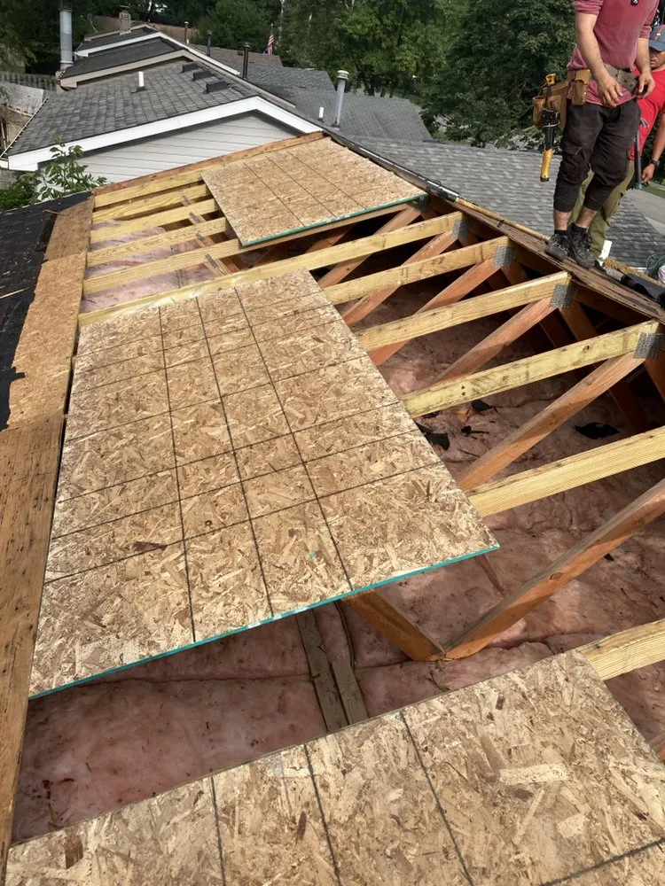 Slide of J&E Roofing & Repairs