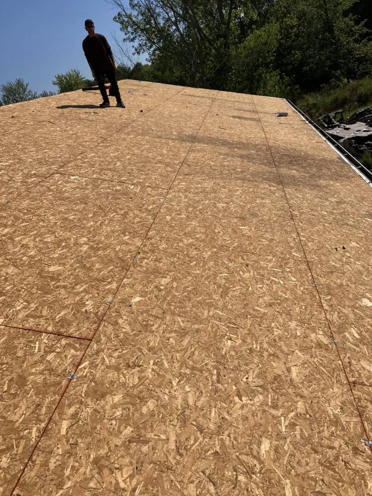 Slide of J&E Roofing & Repairs