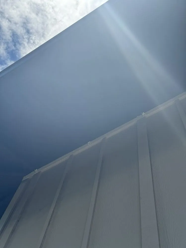 Slide of J&E ROOFING