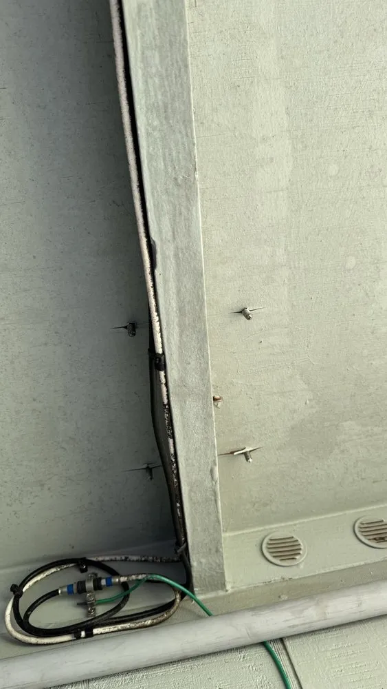 Slide of J&E ROOFING