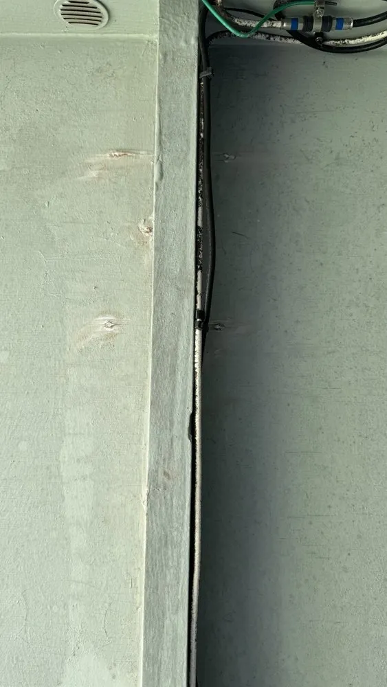 Slide of J&E ROOFING