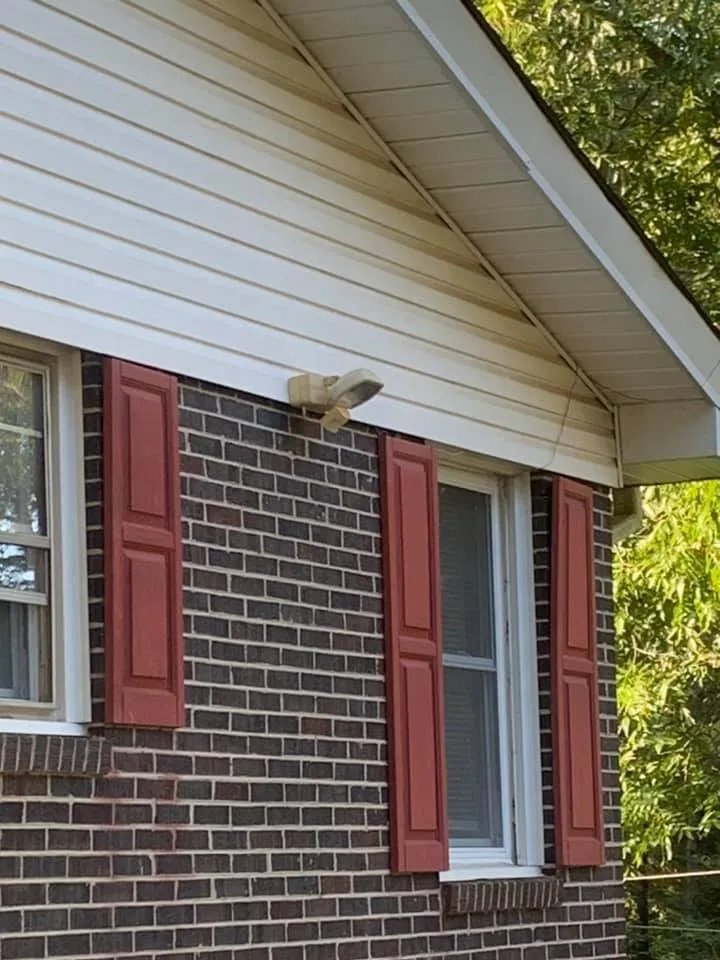 Emergency roof leak repair experts serving Gray Court, SC - Jeronimo Construction and Landscaping