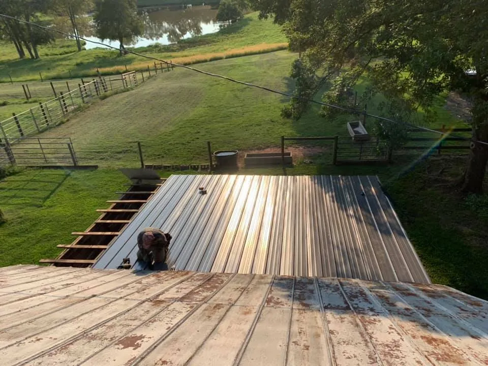 Local residential roofing service in Gray Court, SC - Jeronimo Construction and Landscaping