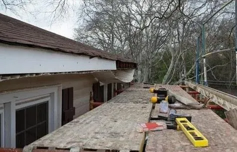 Slide of Jerry's Roofing Of Tampa Bay