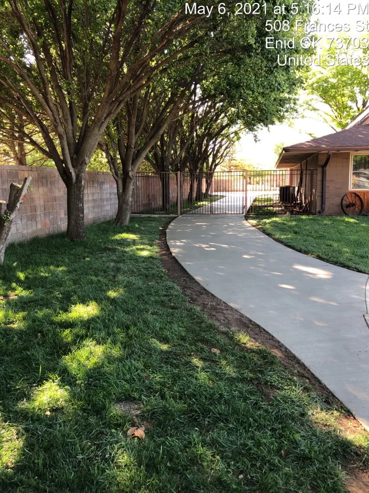 Slide of JE'S Home Improvement