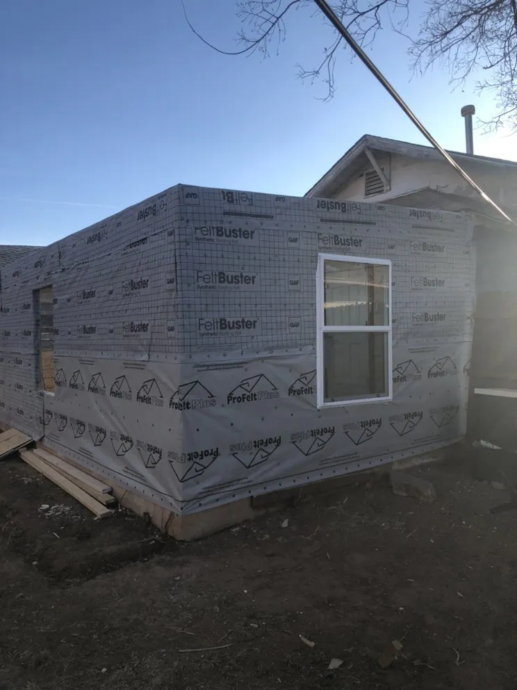 Slide of JE'S Home Improvement