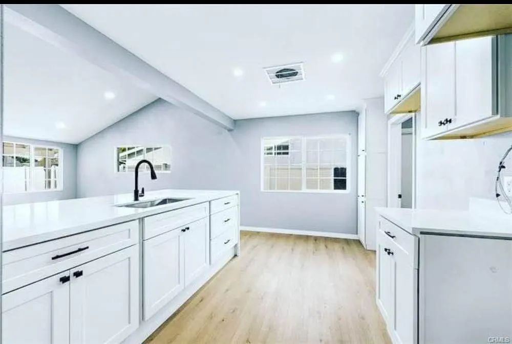 Slide of J&F BUILDING GROUP