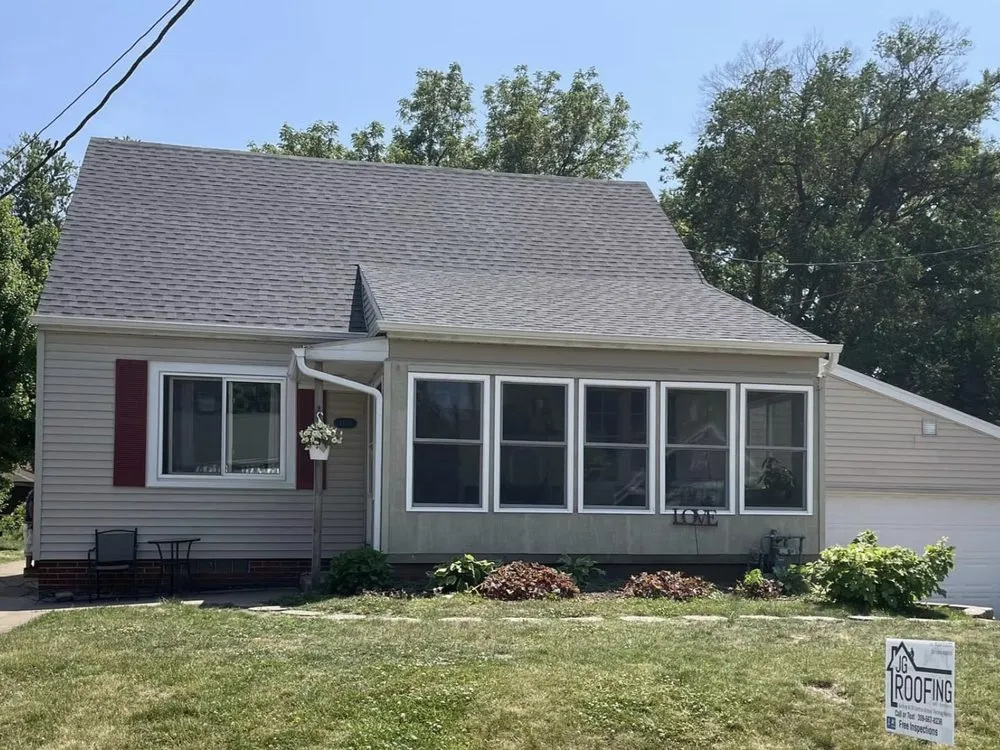 Slide of JG Roofing and Company