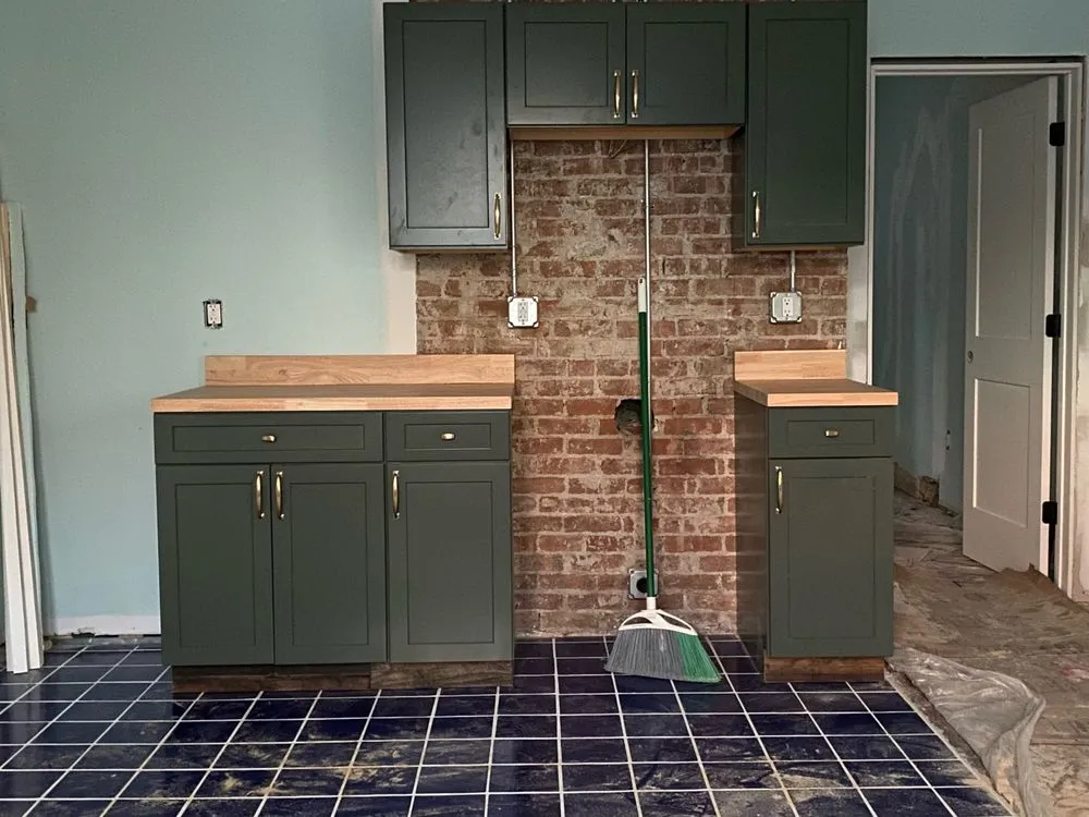 Slide of J&G Roofing