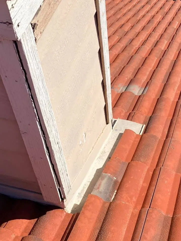 Slide of Jimgov Roofing