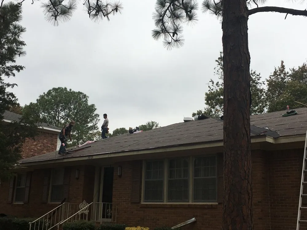 Slide of Jisel Perez Roofing