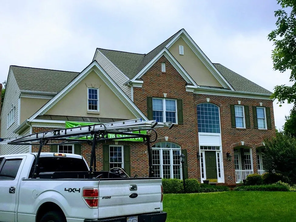 Slide of JJ Diaz Contractor