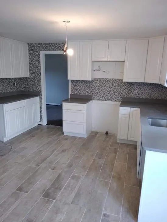 Slide of JJ Diaz Contractor