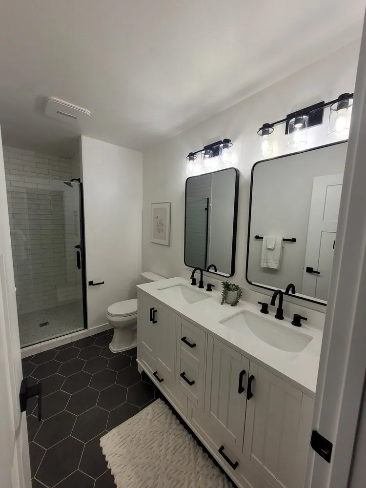 Slide of J&J Remodeling and Painting