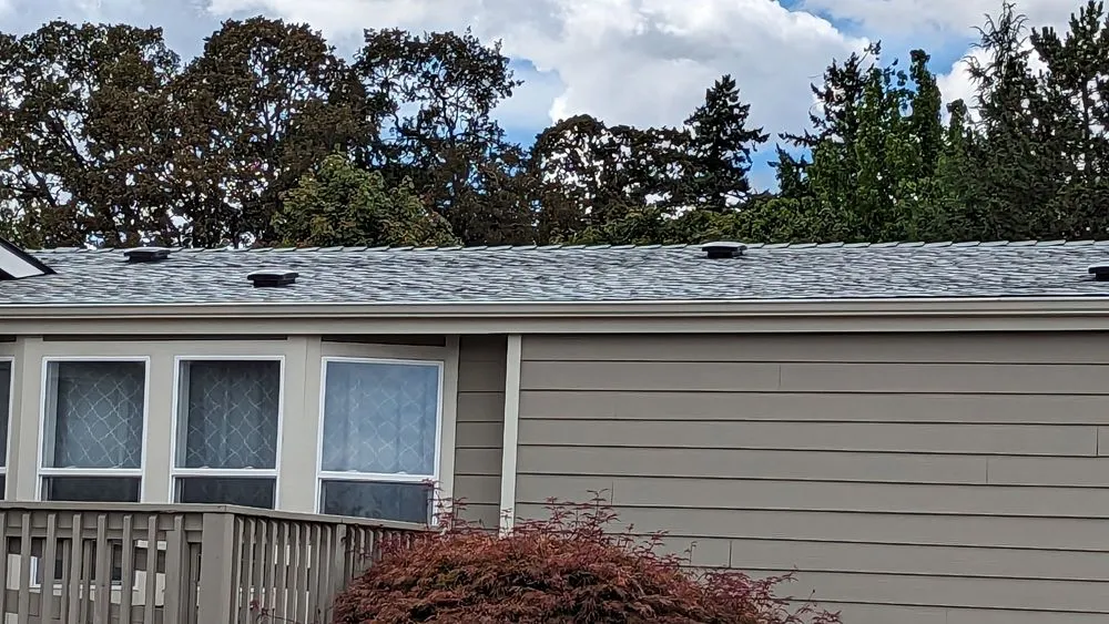 Slide of J&J Roofing & Construction