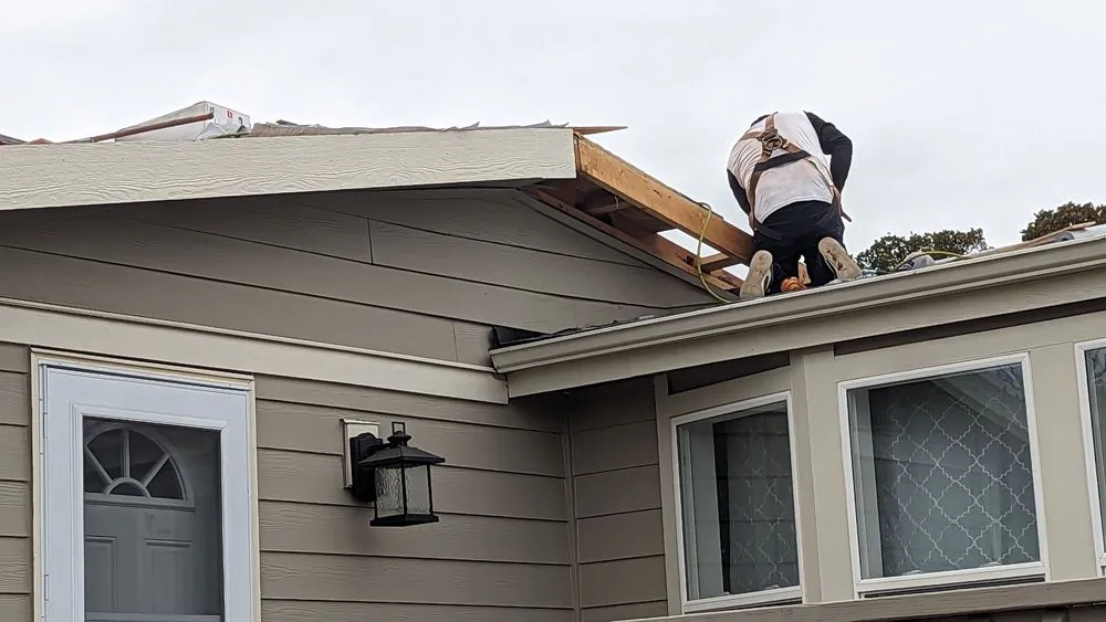 Slide of J&J Roofing & Construction