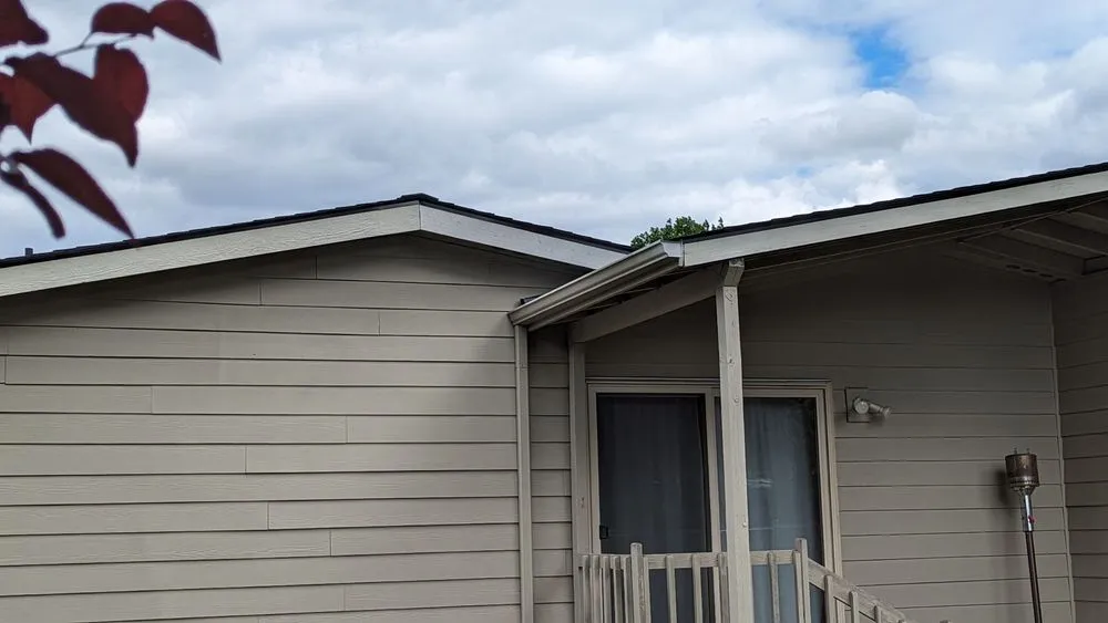 Slide of J&J Roofing & Construction