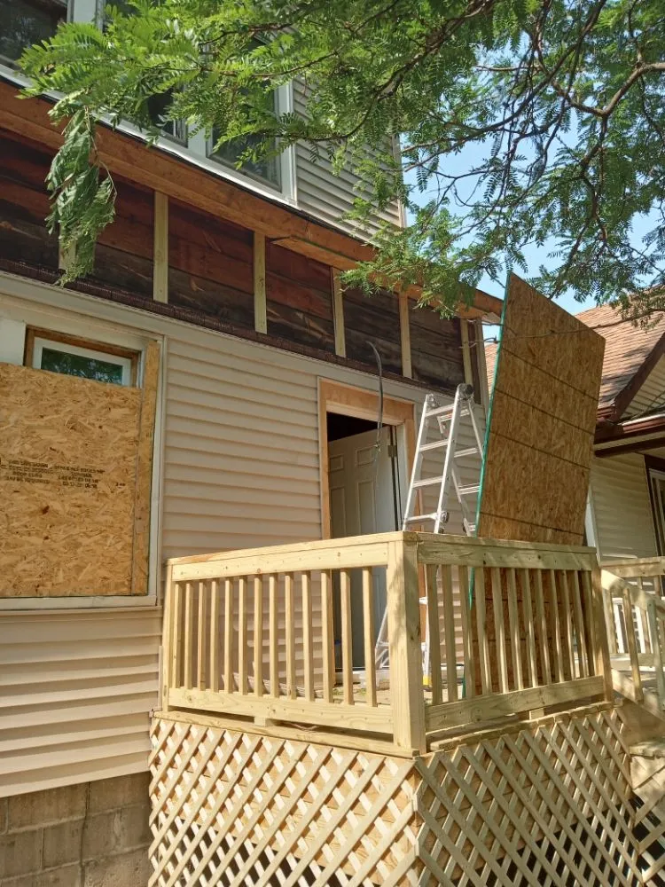 Slide of J&J Roofing Authority