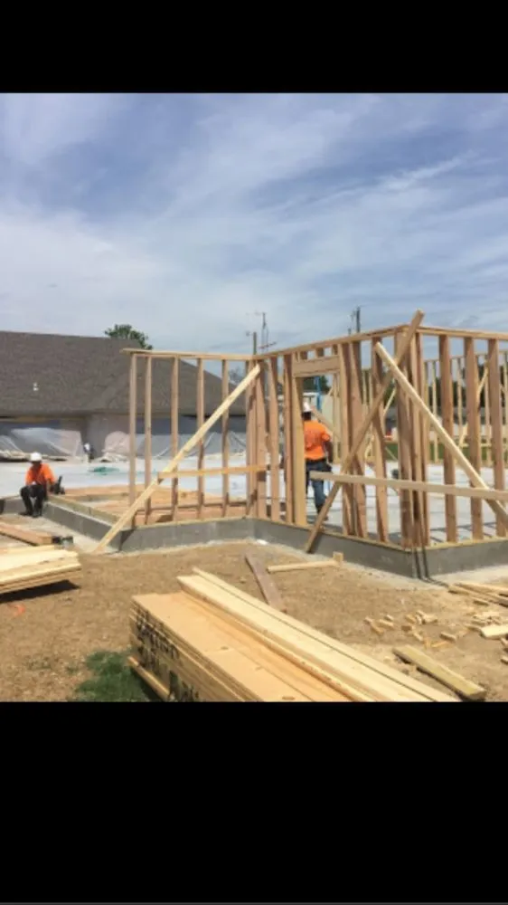 Emergency shingle roofing service for homes in McRae, AR by J&L Roofing & Construction