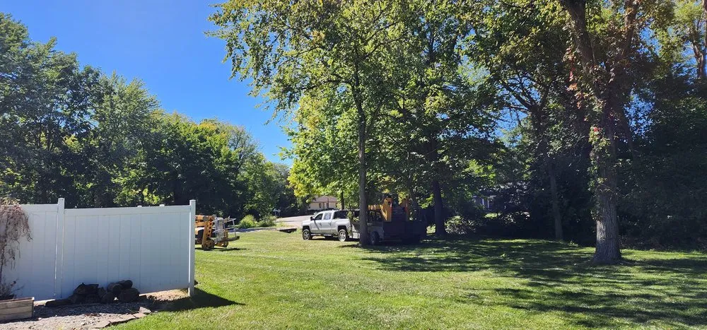 Slide of JL Tree Service and Roofing