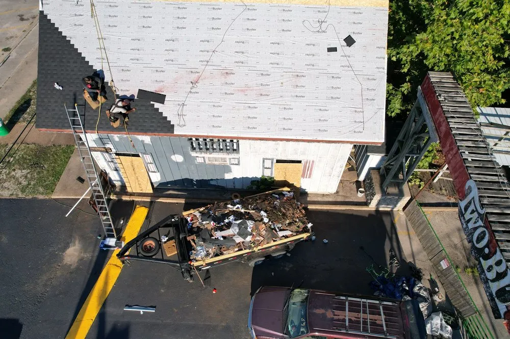 Slide of JL Tree Service and Roofing