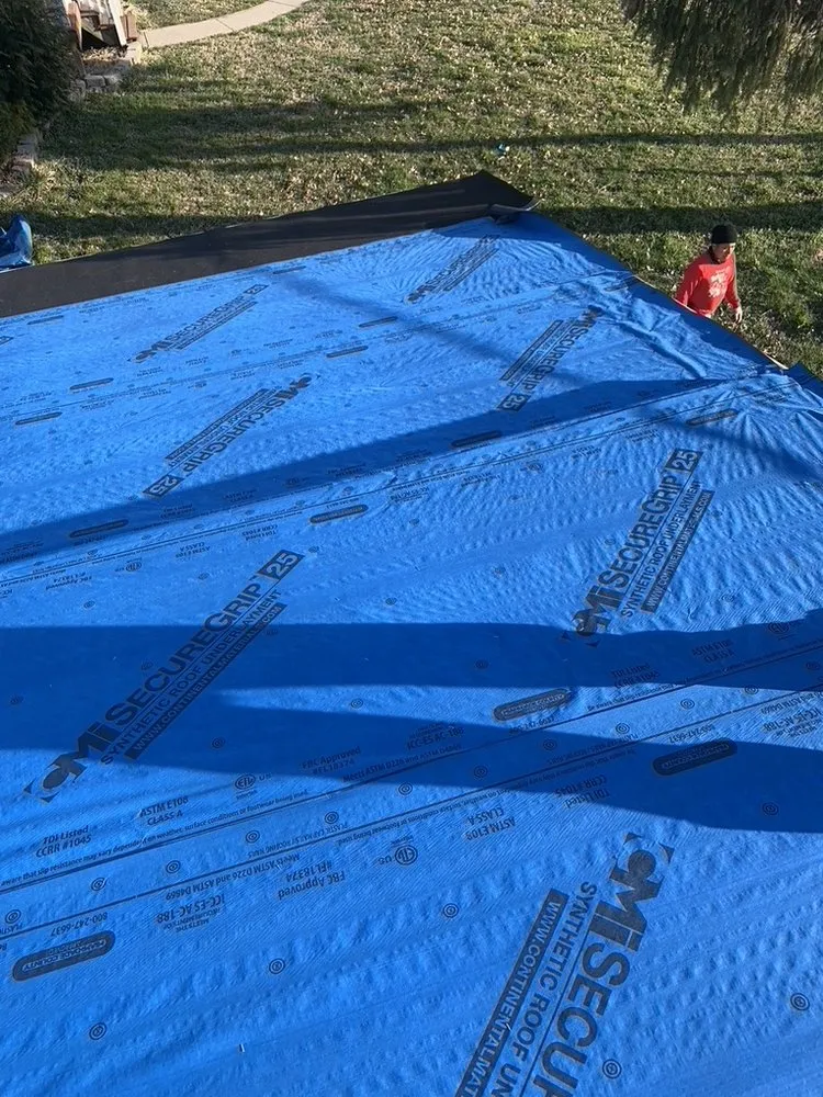 Slide of JLeon Contractor