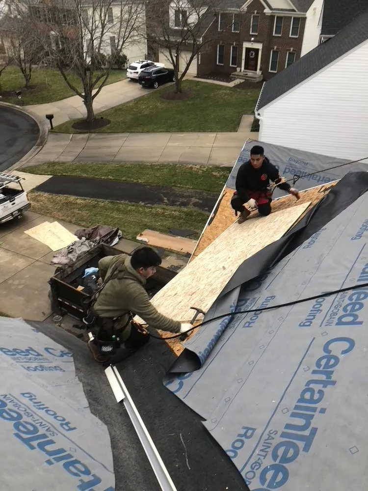 Slide of JLeon Contractor