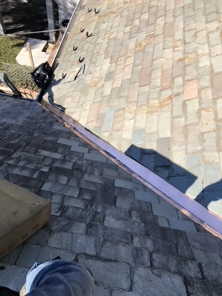 Slide of JLeon Contractor