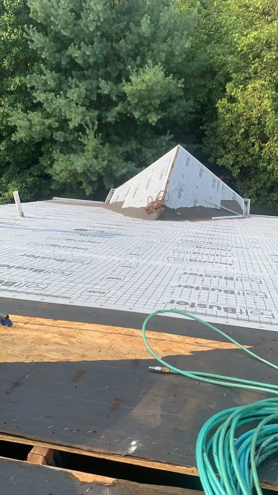 Slide of JLeon Contractor